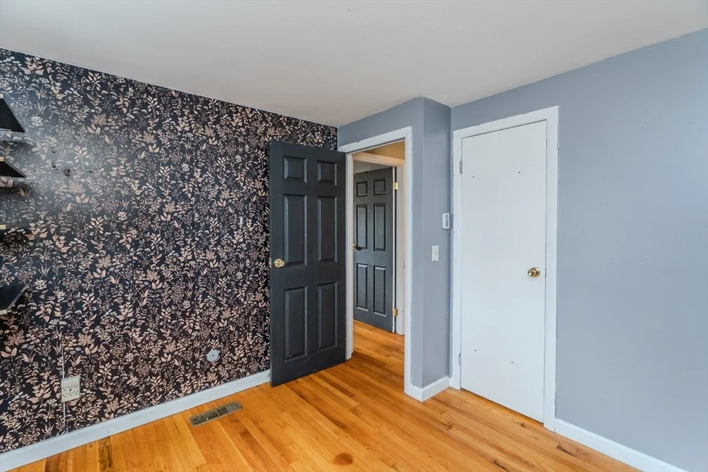 Photo of 28 Birch Glen Rd