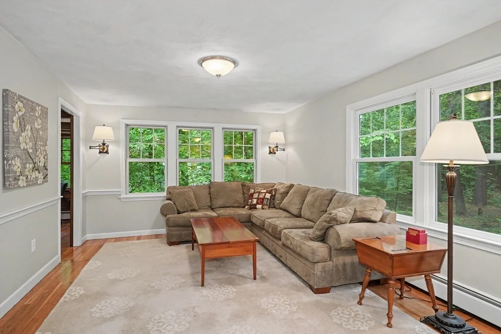 Photo of 42 Cherlyn Dr