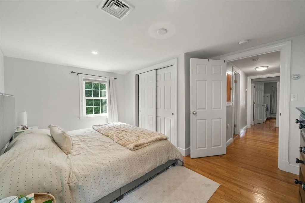 Photo of 595 Forest St