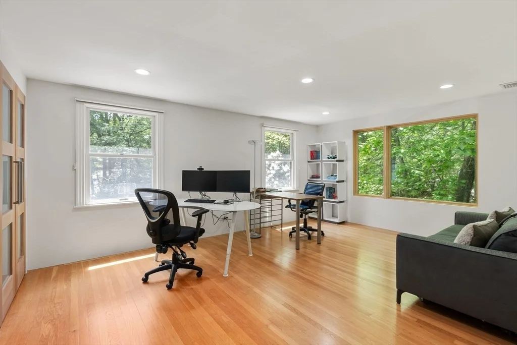 Photo of 169 Hickory Rd