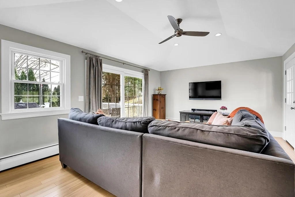 Photo of 2 Juniper Cir
