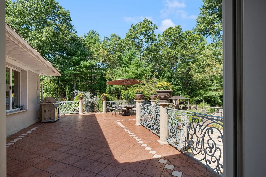 Photo of 22 Brook View Dr
