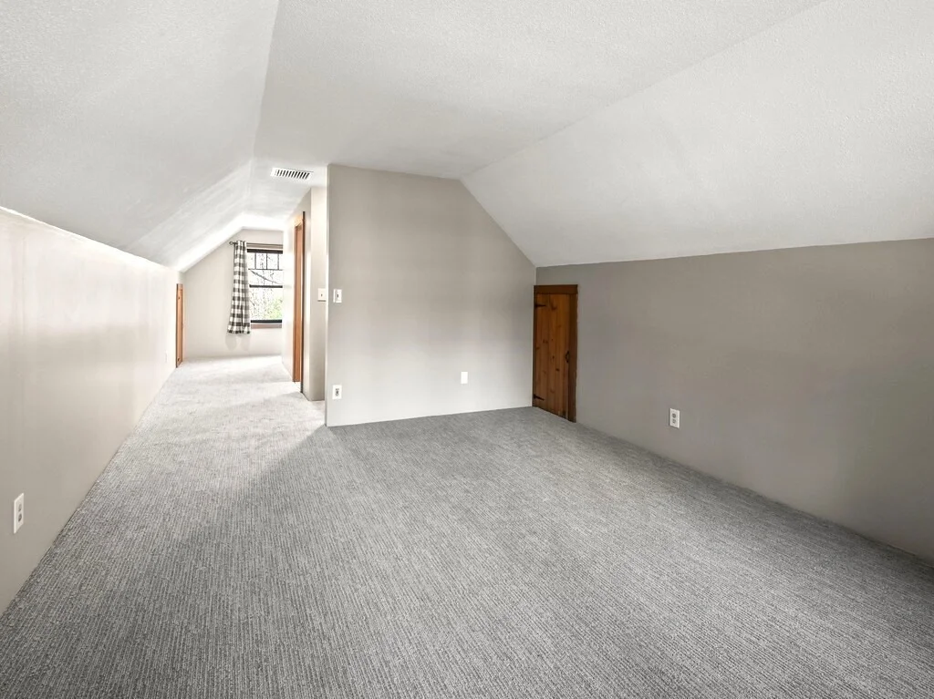 Photo of 281 Warren Rd
