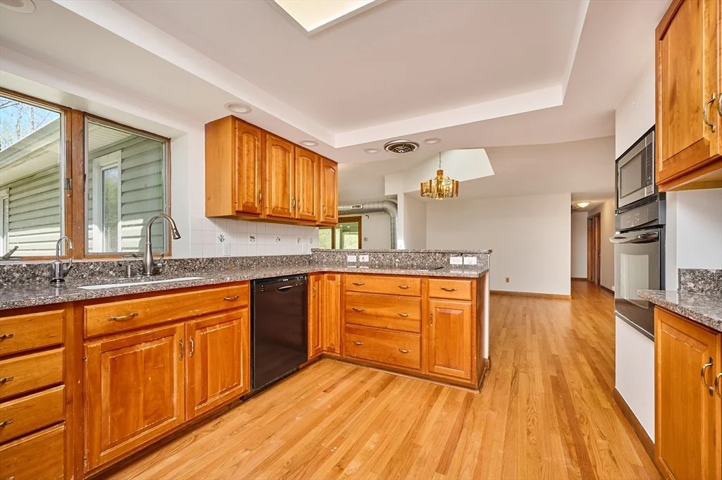 Photo of 89 Pondview Dr