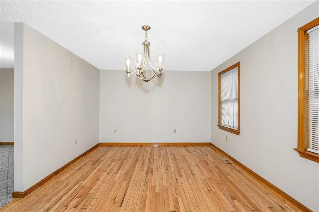 Photo of 91 Leonard Circle