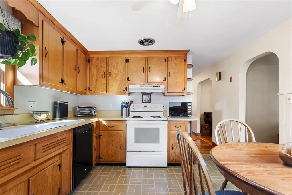 Photo of 14 Meadow Brook Road
