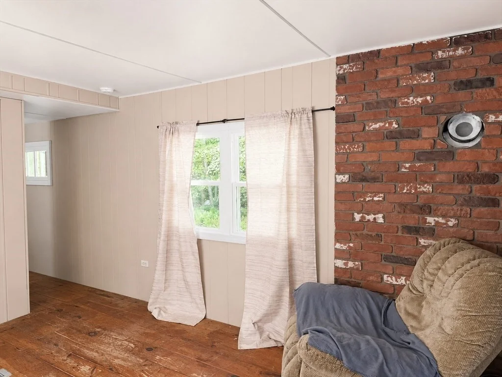 Photo of 891 Wendell Rd