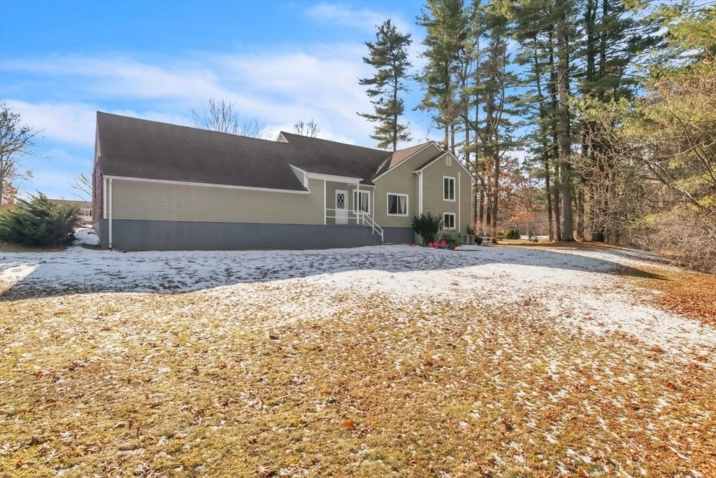Photo of 11 Bonair Dr