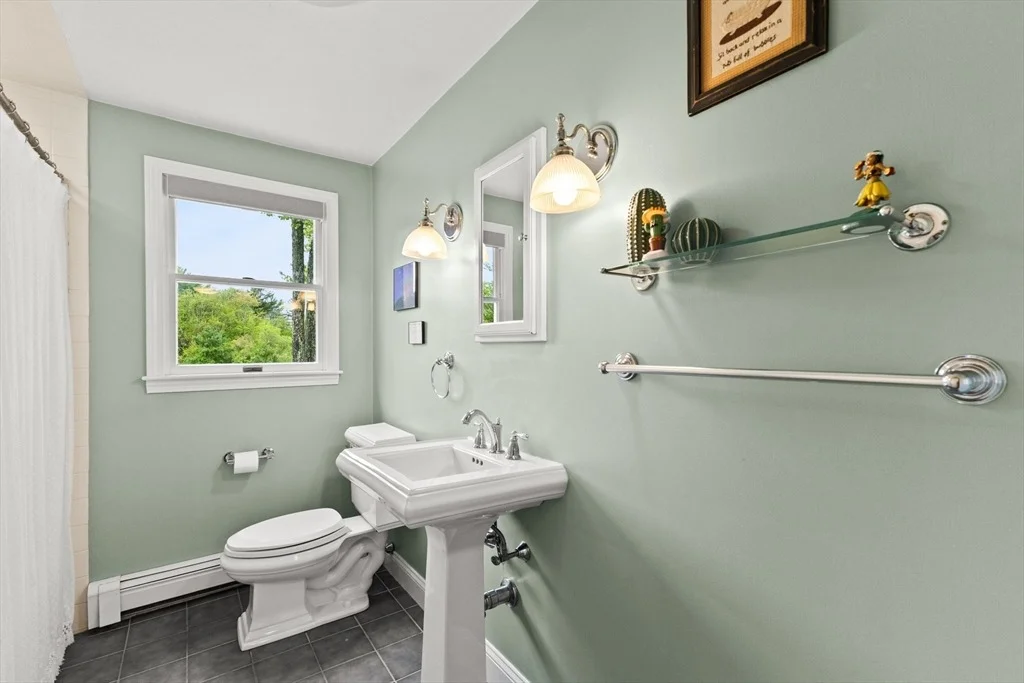 Photo of 80 Forest Dr