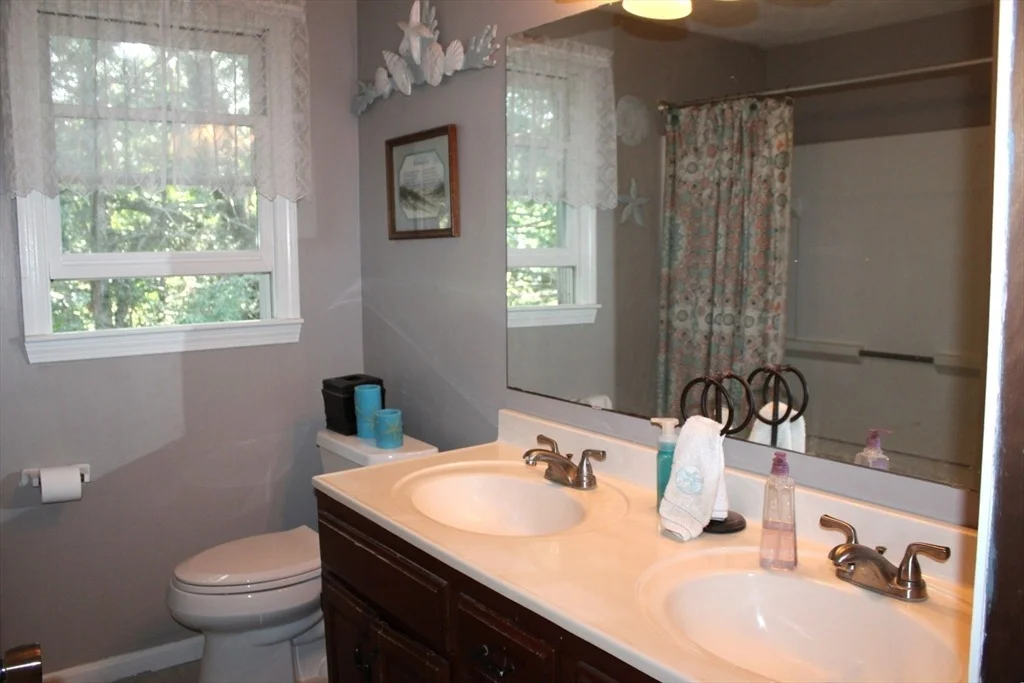 Photo of 3 Roger St