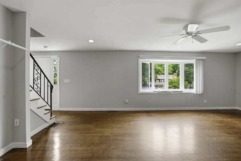 Photo of 57 Lanewood Ave