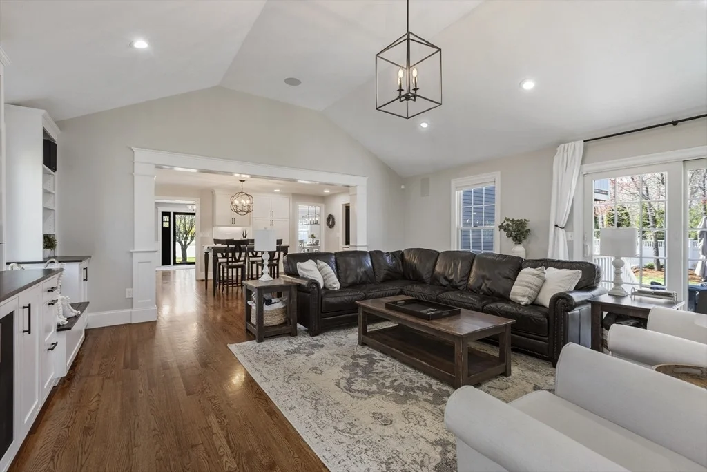 Photo of 11 Southwoods Cir