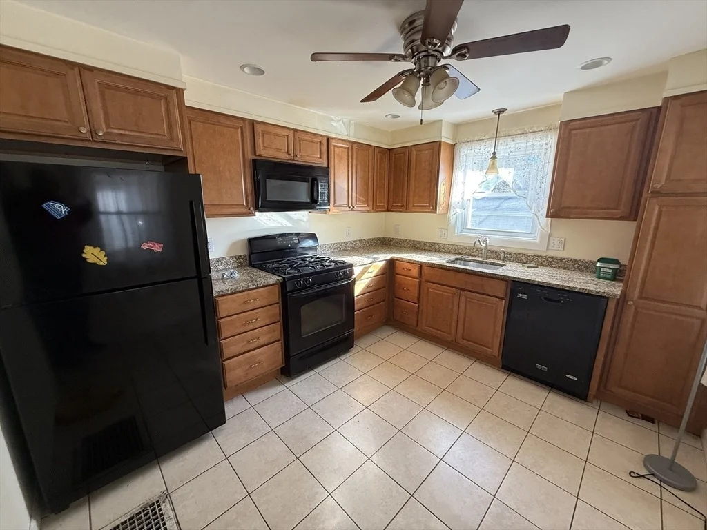 Photo of 100 Poplar St