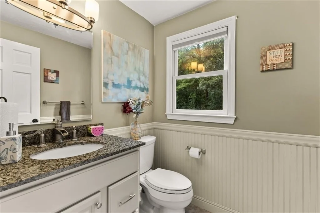 Photo of 15 Eileen Rd