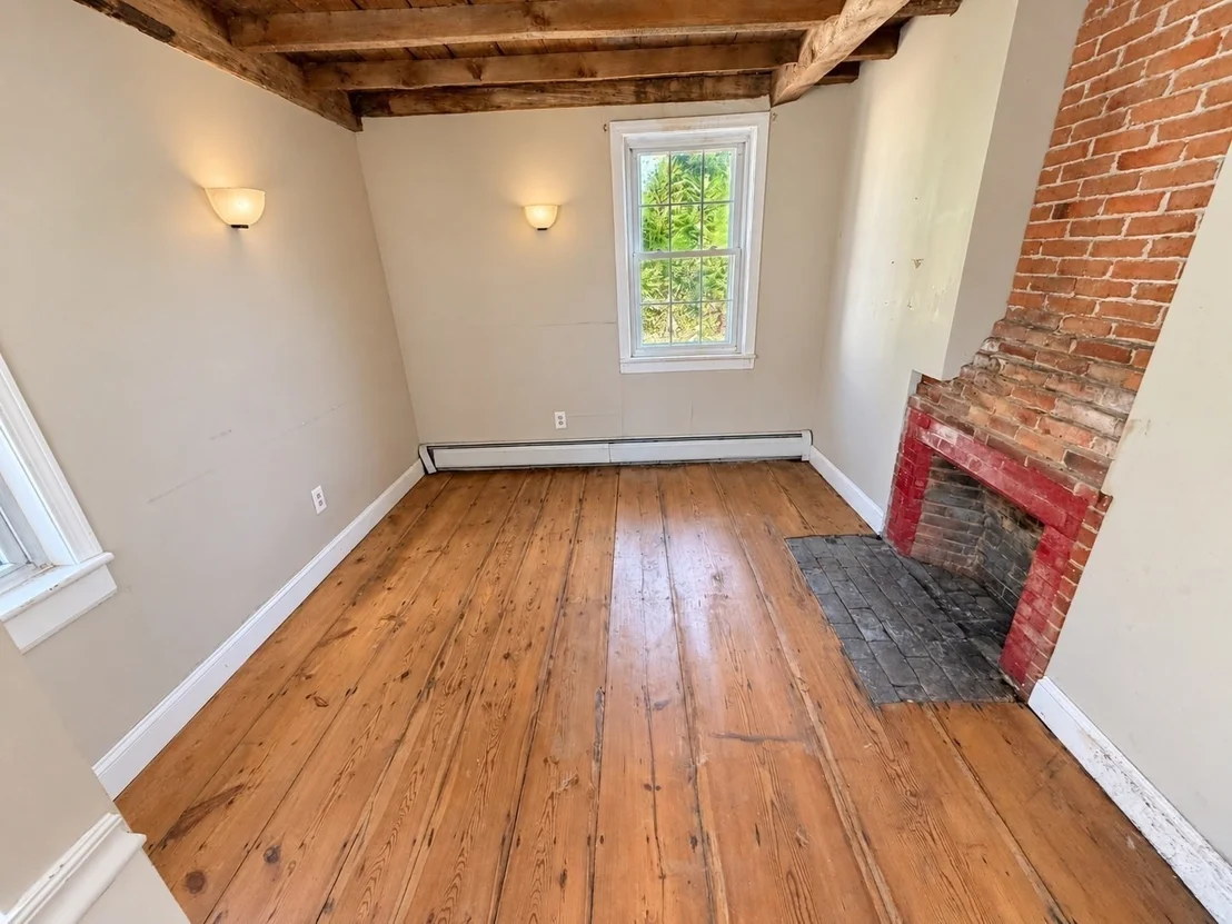 Photo of 137 Damon Rd
