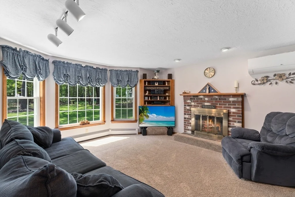 Photo of 10 Barnstable Rd