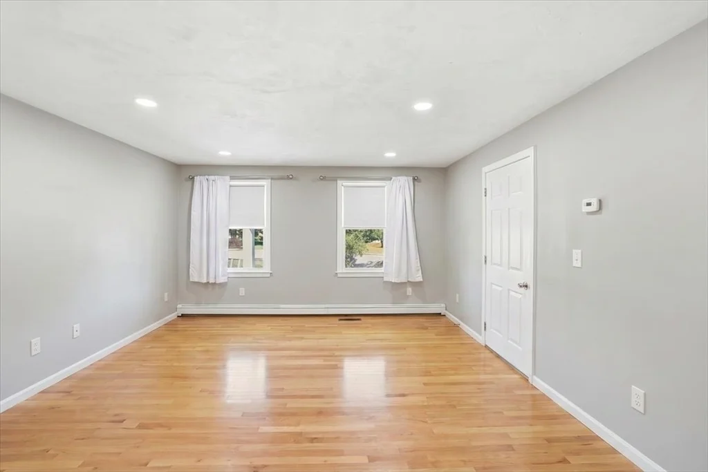 Photo of 26 Mayflower Dr