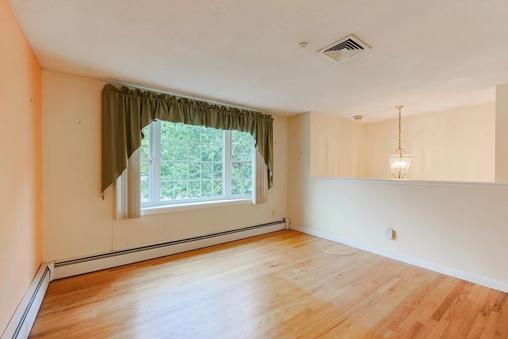 Photo of 37 Oakleaf Dr