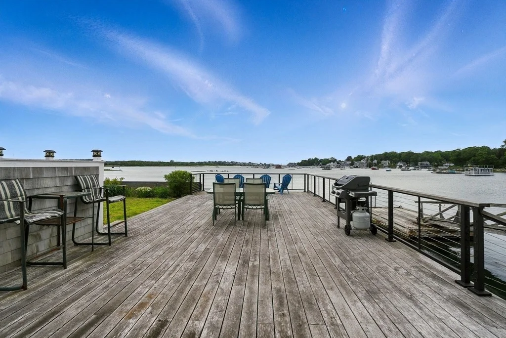 Photo of 672 Washington Street