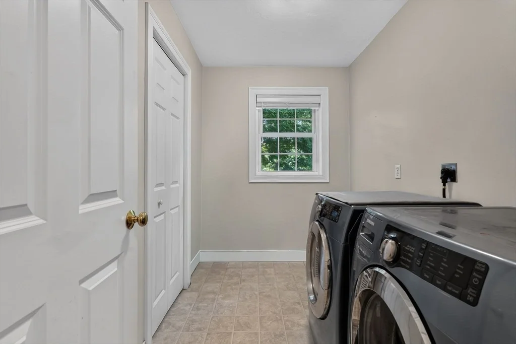 Photo of 100 Mechanic St