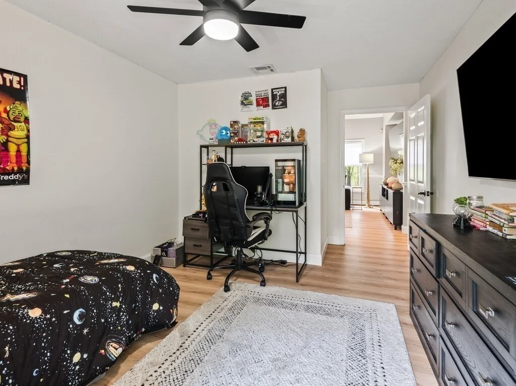 Photo of 33 Smallwood Cir