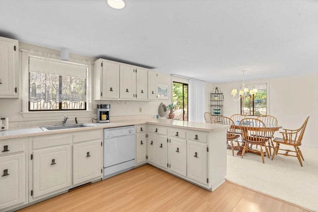 Photo of 213 Fells Pond Rd