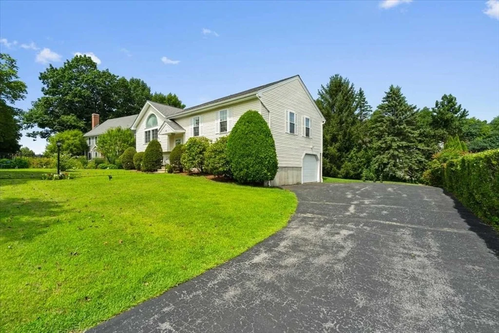 Photo of 6 Moreland Green Dr