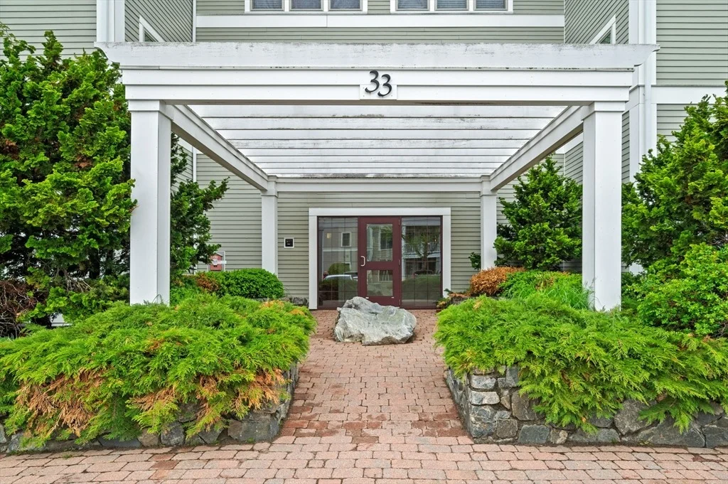 Photo of Unit 405 at 33 Intrepid Circle