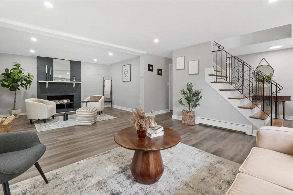 Photo of 2 Clover Cir