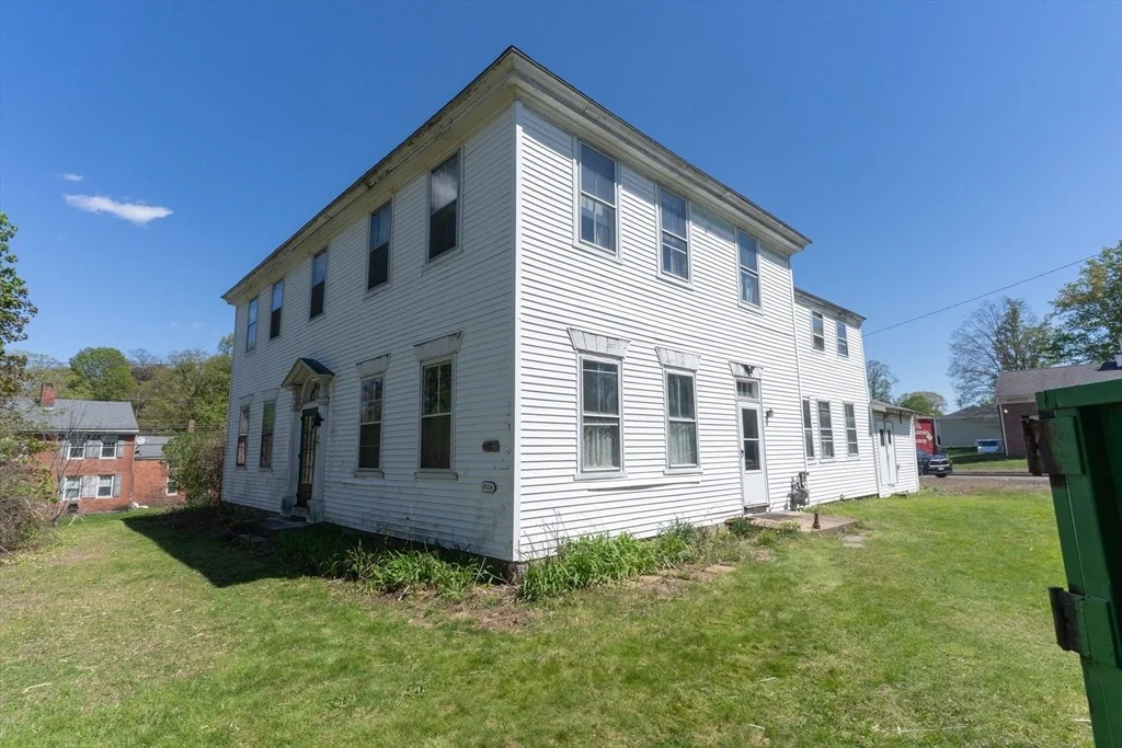 Photo of 3 Main St