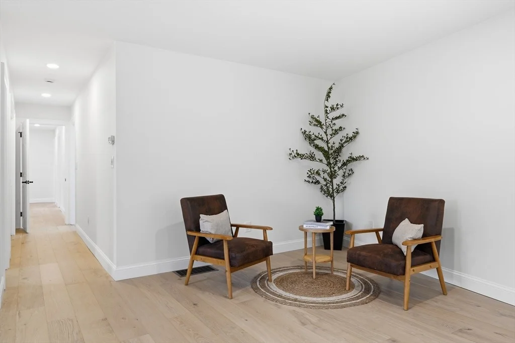 Photo of 93 Jonquil