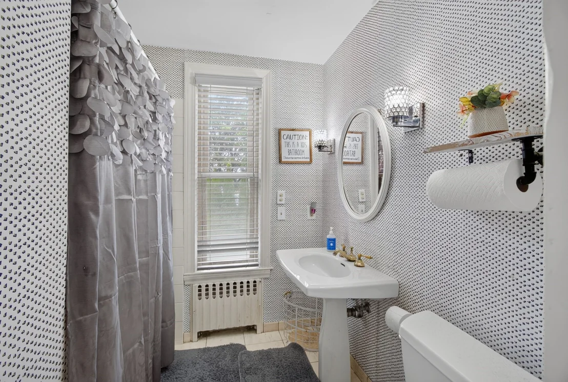 Photo of 141 Chestnut St