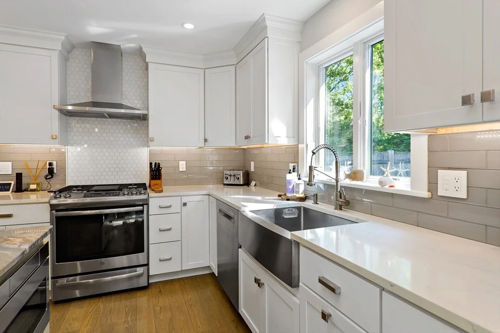Photo of 564 Cotuit Bay Drive