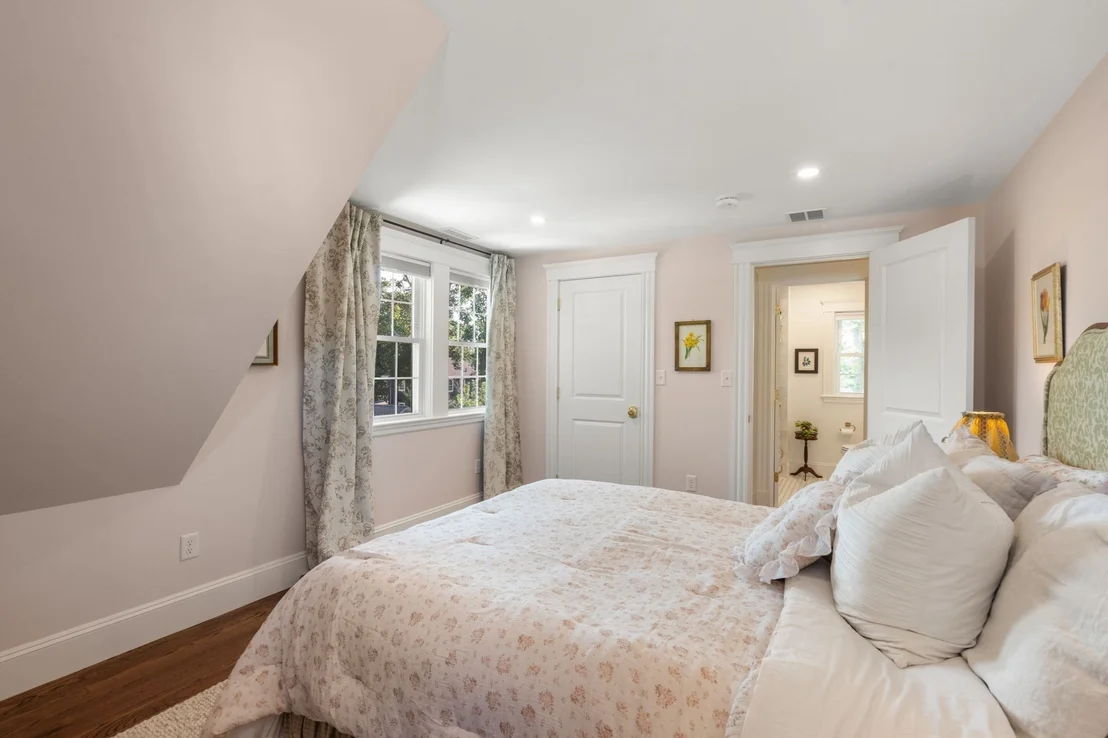 Photo of 37 Arborway Dr
