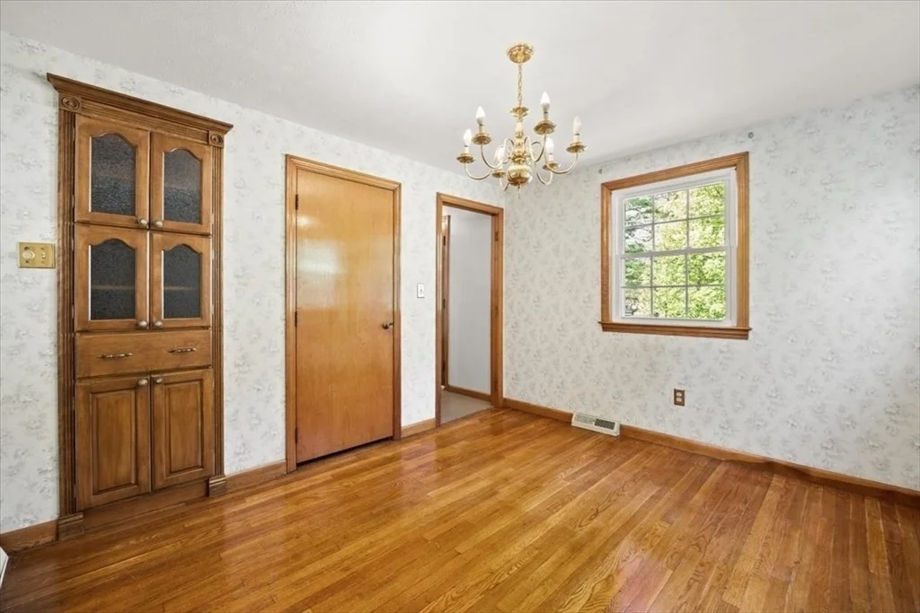 Photo of 7 Glen Echo Blvd