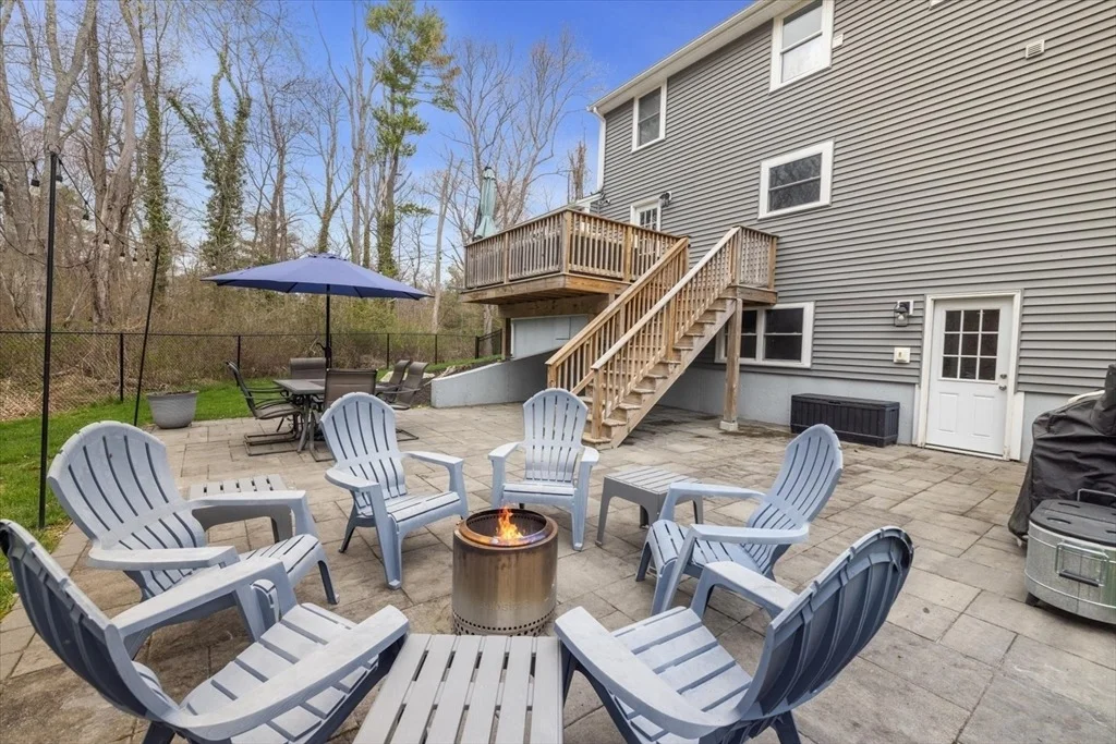 Photo of 184 Booth Hill Rd