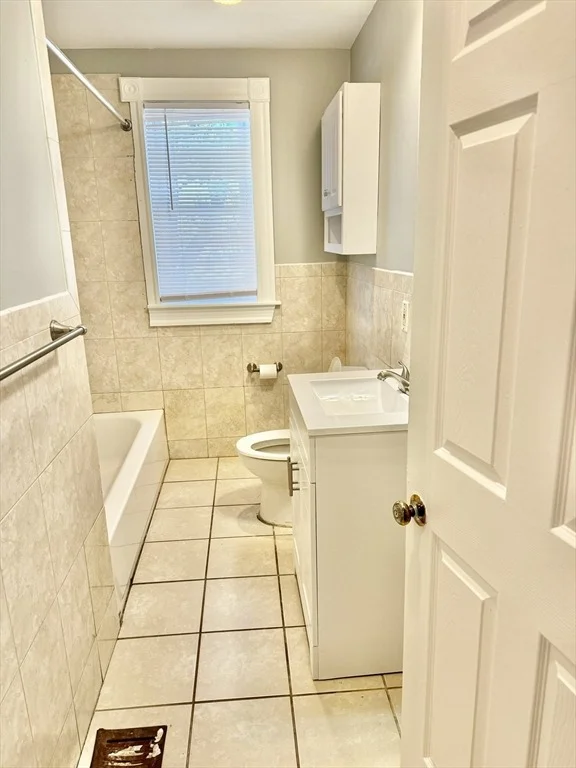 Photo of Unit 1 at 437 Ferry St