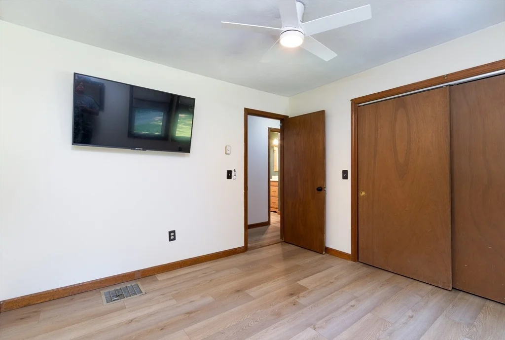 Photo of 246 Torrey Rd