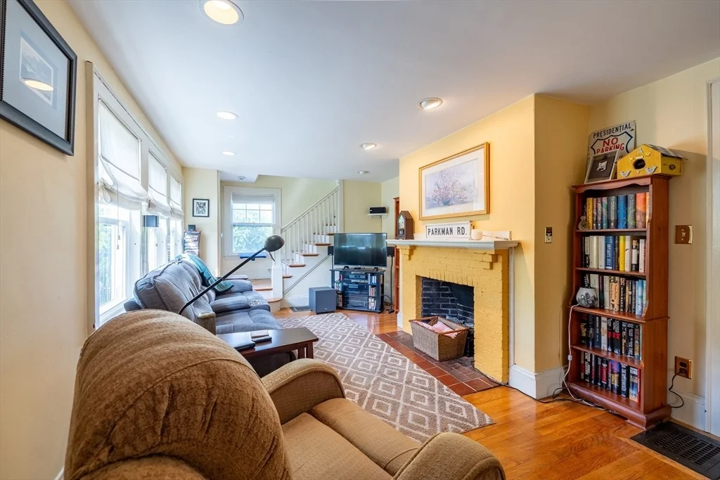 Photo of 9 Parkman Rd
