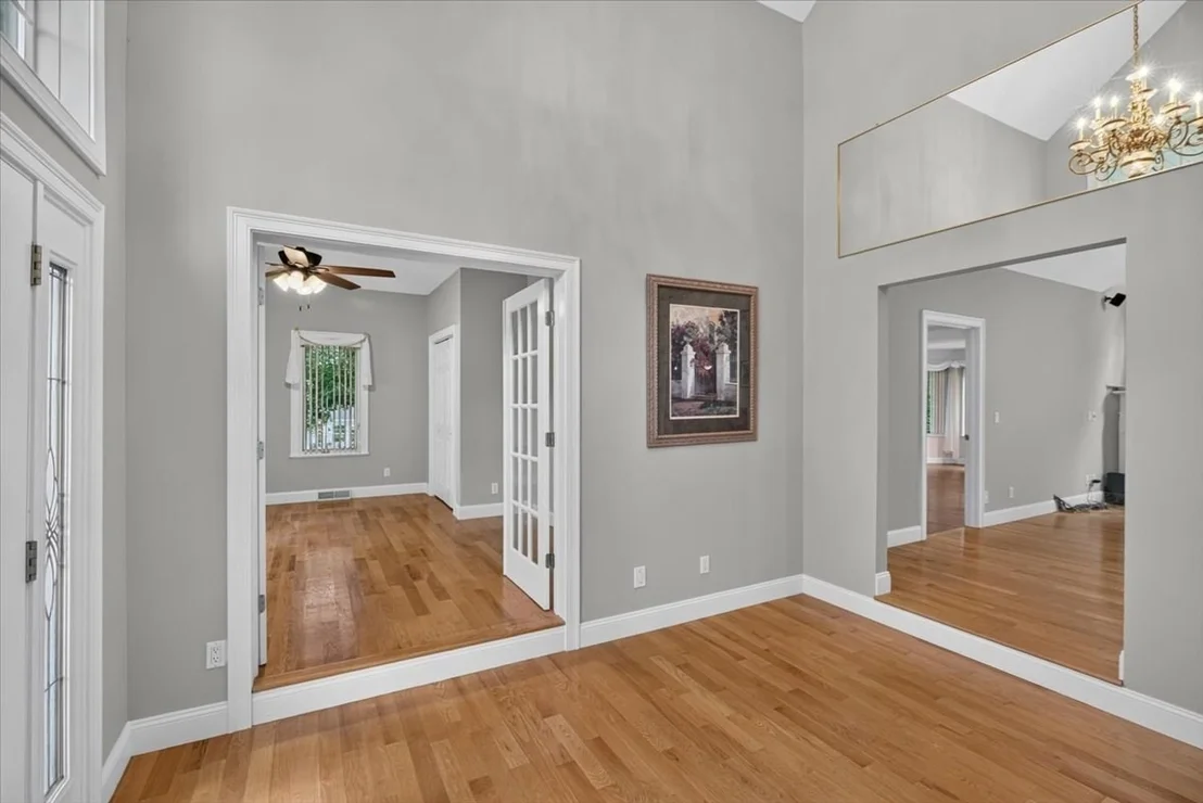 Photo of 31 Hillcrest Cir