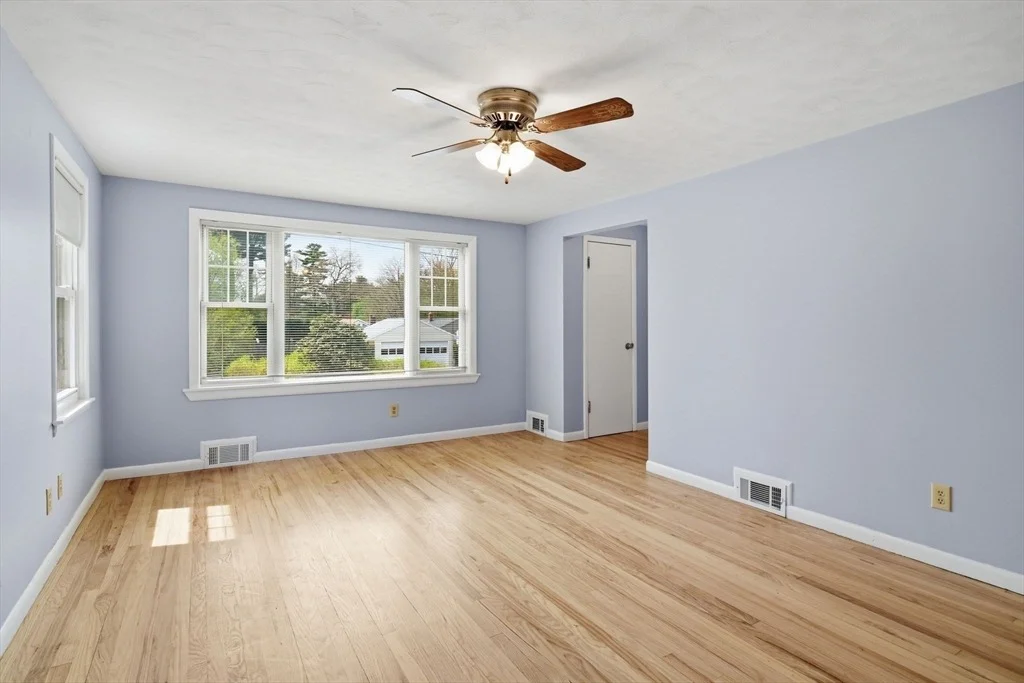 Photo of 33 Overhill Dr