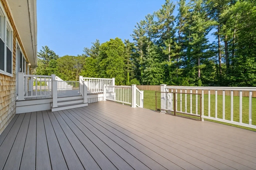 Photo of 114 Longwater Dr