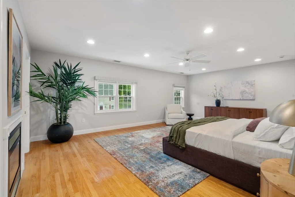 Photo of 155 Oak Street