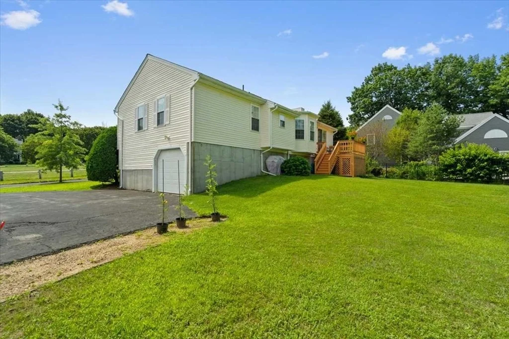 Photo of 6 Moreland Green Dr