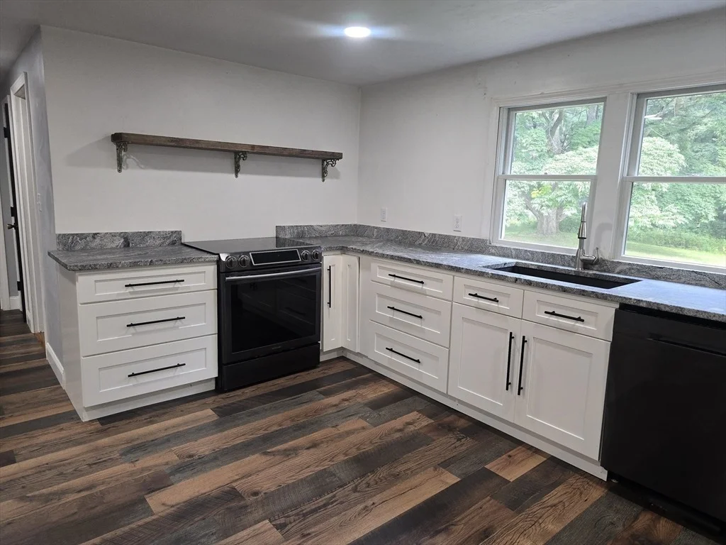 Photo of 207 Boxboro Rd