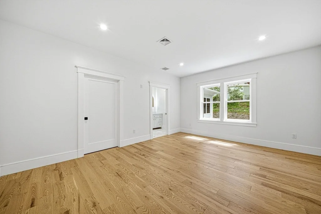 Photo of 33 Pine Street