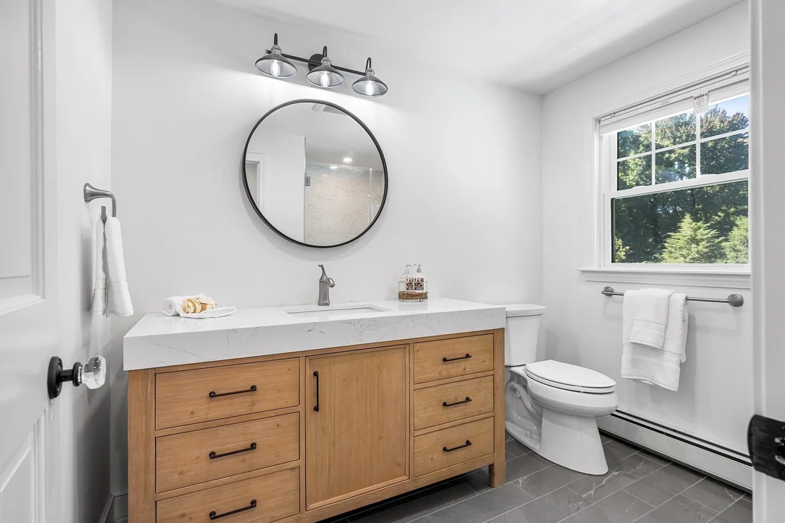 Photo of 8 Lantern Ln