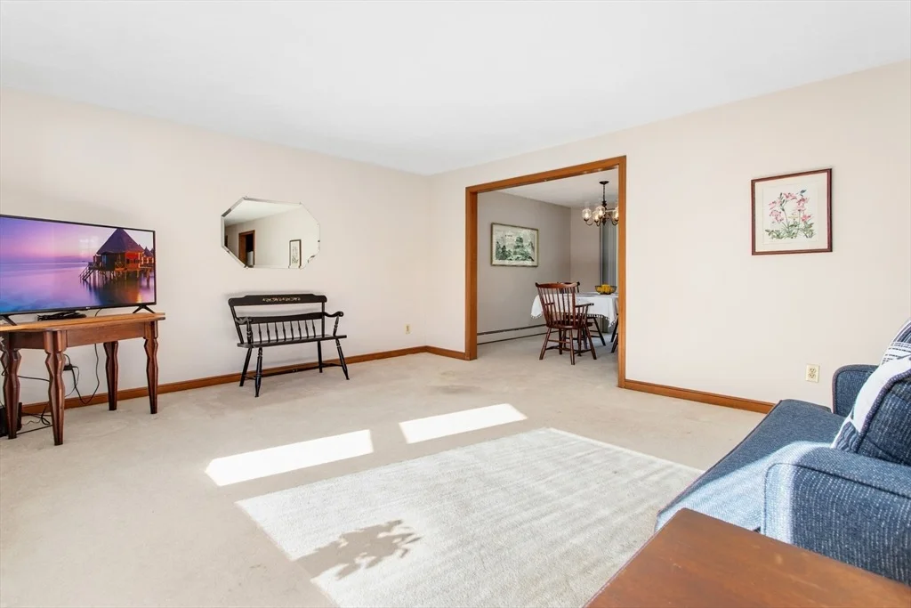Photo of 9 Hemlock Rd