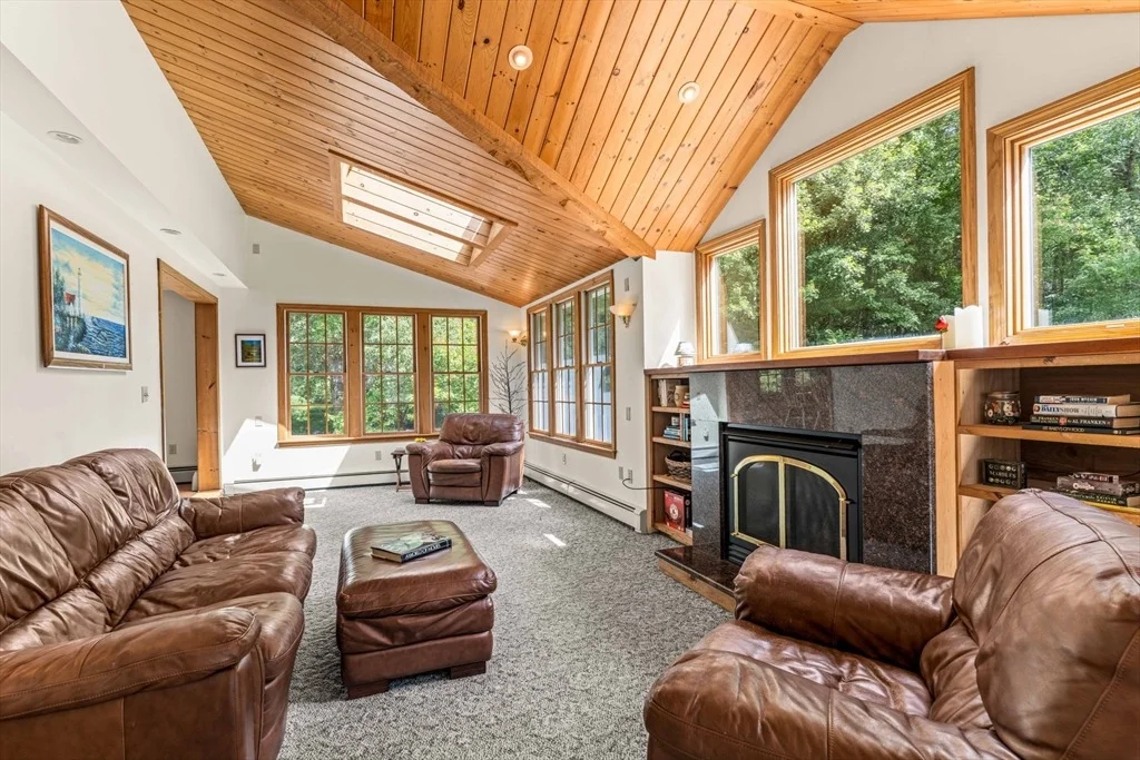 Photo of 155 Duncan Dr