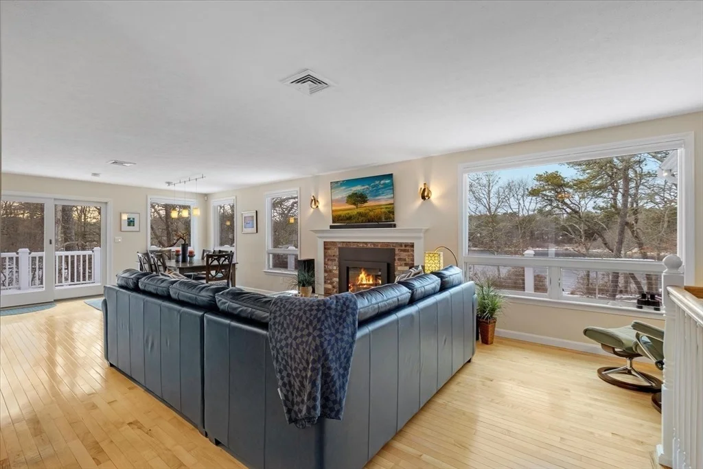 Photo of 87 N Pond Dr